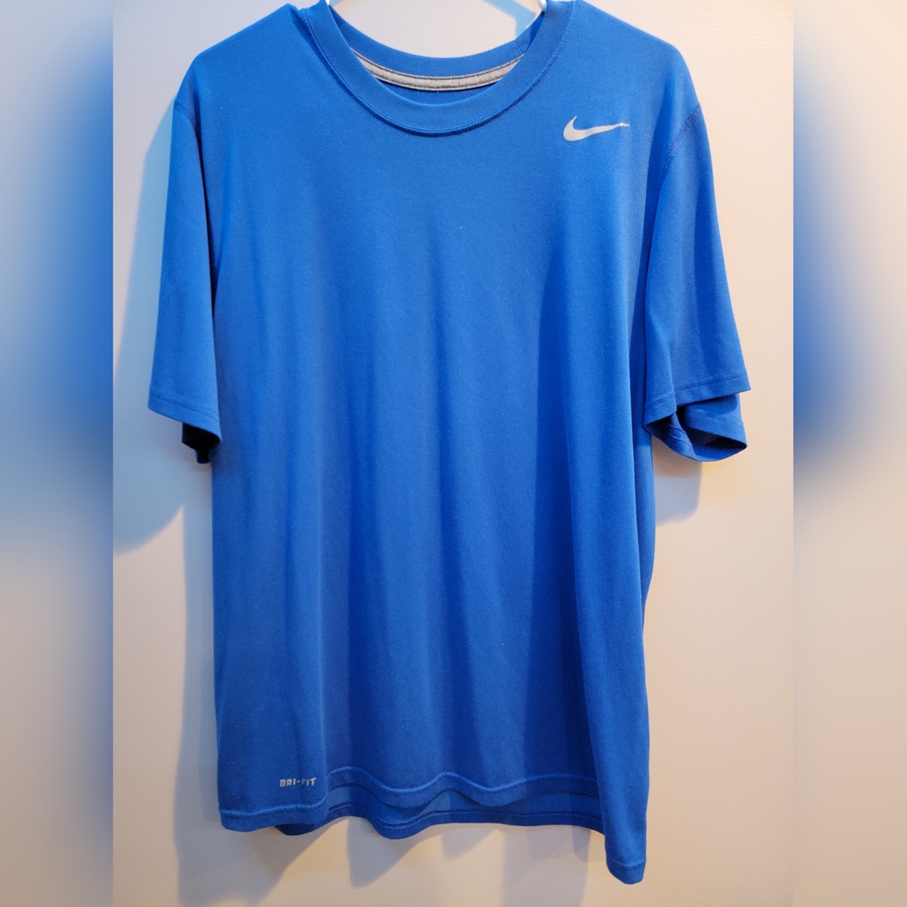 Mens nike large blue dri fit shirt